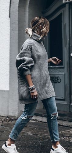 25 Airport Fashion Outfits to Travel in Style - Christobel Travel Oversized Sweater Outfit, Pullover Outfit, Stylish Sweaters, Cute Winter Outfits, Fall Street Style, 가을 패션, Looks Style, Looks Vintage, Sweaters Oversized