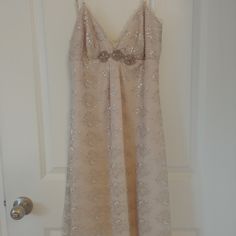 Never Worn! Glittery Lacy Slip Dress From Guess. The Front Applique Was Falling Off So I Glued It Back Into Place, But Never Ended Up Wearing It. Creme Prom Dress, Lacy Slip Dress, Aesthetic Lookbook, Serena Van Der, Serena Van, Serena Van Der Woodsen, Guess Dress, Lace Slip Dress, Lace Slip