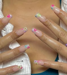 Spring Nails Medium Length, Flower Nails With Gems, Trendy Flower Nails, Coffin Flower Nails, Acrylic Nails Flower Design, Trendy Nails Flowers, Summer Gel X Nails, Trendy Nails Coffin, Flower Nails Acrylic