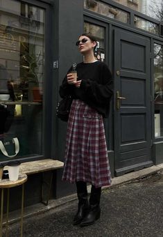 Fall 2024 Inspiration, Fall Outfits In Your 30s, Bundle Up Outfit, Aw Outfits 2024, Fall Inspired Outfits For Women, Fall 24 Trends, Retro Fall Fashion, 2024 Fall Runway, Fall 2024 Dresses