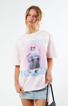 PacSun exclusive! Rock the ultimate rockstar vibe with the Paris Hilton Bubble Oversized T-Shirt. With short sleeves, dropped shoulders, and a crew neckline, this tee takes your look to the next level. The bold Paris Hilton Infinite Icon graphics on the front and back make it a must-have, all in an easygoing oversized fit that's perfect for everyday wear.Solid color teeCrew necklineShort sleevesDropped shouldersParis Hilton graphicsOversized fit100% cottonMachine washableModel is wearing a size smallFemale Model measurements: 5’9” height, 32” bust, 23” waist, 34.5” hipsMale Model Measurements: 6'2 Height, 30" Waist, 32" Inseam PacSun Womens Paris Hilton Bubble Oversized T-Shirt - Pink size Small Trendy Boxy Fit T-shirt For Summer, 90s Inspired Short Sleeve Screen Print T-shirt, 90s Inspired Logo Print Summer T-shirt, Oversized Logo Print T-shirt For Summer, Cool Short Sleeve T-shirt With Graphic Print, 90s Inspired Text Print T-shirt For Spring, Edgy Logo Print T-shirt For Summer, Edgy Summer T-shirt With Logo Print, Oversized Logo Print Tops For Summer