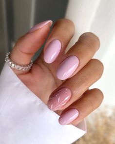 Delicate Pink Nails, Classic Pink Nails, Pink Elegant Nails, Baby Pink Nail Designs, Baby Pink Nail Ideas, Short Pink Almond Nails, Nails Baby Pink, Pink Oval Nails, Short Oval Nails