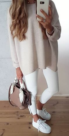 Jeans Winter, Look Legging, Funky Outfits, Dark Jeans, Edgy Outfits, White Pants, Fall Winter Outfits