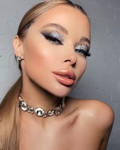 Nye Makeup, Grey Makeup, Glitter Makeup Looks, Silver Makeup, New Year's Makeup, New Years Eve Makeup