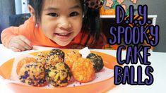 Easy Halloween Pumpkin Spice Cake Balls Cake Balls Halloween, Spice Cake Balls, Pumpkin Spice Cake Balls, Halloween Cake Balls, Halloween Cakes Diy, Cake Balls Recipe, Pumpkin Balls, Pumpkin Pie Cake, Cake Ball Recipes