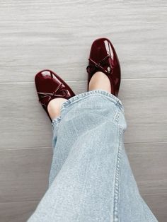 Red Ballerinas, Red Ballet Flats, Mode Kimono, Flats Shoes Comfortable, Girly Shoes, Aesthetic Shoes, Swag Shoes, Ballerina Shoes, Mode Inspo