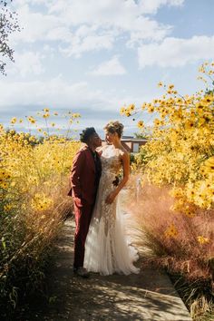 Couple portrait in flower field. Fall Wedding Couple, Wedding Couple Portrait, Fall Wedding Inspiration, Eclectic Wedding, Gay Aesthetic, Phoenix Wedding