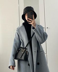 Modest Winter Outfits, Muslim Outfit, Free T Shirt Design, Hijab Style Tutorial, Cute Modest Outfits, Muslimah Aesthetic, Hijabi Outfits