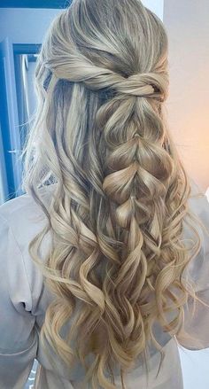 Hairstyle For Prom, Bridemaids Hairstyles, Cute Prom Hairstyles, Formal Hairstyles For Long Hair, Pageant Hair, Simple Prom Hair, Bridesmaid Hair Makeup, Prom Hair Down, Hoco Hairstyles