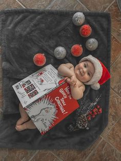 Baby Holiday Photos, Baby Christmas Crafts, Christmas Baby Pictures, Baby Christmas Photos, Monthly Baby Pictures, Xmas Pictures, Xmas Photos, Monthly Baby Photos, Newborn Baby Photoshoot