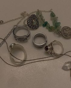 Zoey Aesthetic, Aesthetic Jewellery, Rings And Necklaces, Jewellery Crystal, Roses Book, Estilo Hippie