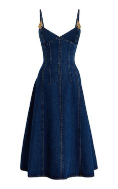 Denim Dress Outfit, Looks Kate Middleton, Dark Vintage, Denim On Denim, Modern Muse, Denim Midi Dress, Denim Details, Blue Midi Dress, Dress Outfit