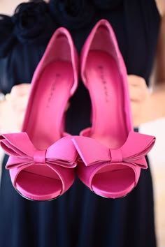 Pink heels :) Shoes With Bows, Pink Wedding Shoes, Gold Wedding Inspiration, Ideas Vintage, Bohol, Pink Heels, Pink Shoes