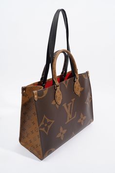 Brand: Louis Vuitton Style: On The Go Bag Size: MM Width: 33.5cm Height: 27cm Depth: 14.5cm Handle Drop: 12cm Strap Drop: 26cm Exterior Condition: Excellent Interior Condition: ﻿Excellent Exterior Colour: Monogram Interior Colour: Red Hardware Colour: Gold Material: Canvas Date Code: TR1290 Manufactured In: France | May 2020 Comes With: Original Box & Original Dustbag Delivery 5-8 or 10-15 working days Please note that during high season and Sale period, delivery times may be affected We accept payment with a Credit card, Debit card, or PayPal.Note: Our Items are totally New High quality Brand Inspired Refurbished. Please make sure you are well aware of it before buying any of the Item.T&C's Apply in case of refunds. Please send us message on below chat to confirm availability. We will sen Louis Vuitton On The Go, Louis Vuitton Bum Bag, On The Go Bag, Go Bag, Interior Colour, Go Bags, School Bags For Kids, Colour Red