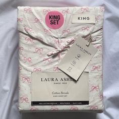 Brand New! Comes With 2 King Pillow Cases, 1 Fitted Sheet, And 1 Flat Sheet Bed Sheets Color, Christmas Bed Sheets, Ashley King, Cute Bed Sheets, Christmas Bed, Christmas Sheets, Laura Ashley Bedding, King Pillow, King Size Sheets