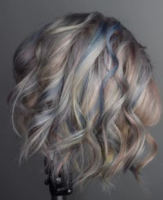 Josh Boynton (@josh.does.hair) shares three formulas for a final color design that is muted, metallic and marvelous. Grey Hair With Peekaboo Color, Blue Highlights Short Hair, Honey Ideas, Perfect Blonde Hair, Hair Highlight, Yellow Blonde, Aesthetic Light, Hair Cleanse