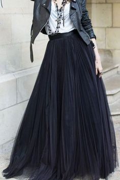 Black Pleated Skirts, Tulle Skirts Outfit, Pleated Skirt Outfit, Tulle Skirt Black, Maxi Skirt Style, Black Pleated Skirt, Pleated Skirts, Cooler Look, Looks Black