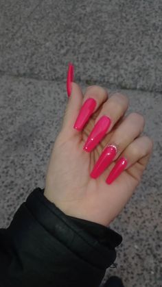 Long Red Nails, Shiny Nails Designs, Bad Nails, Neon Acrylic Nails, Aqua Nails, Blue Acrylic Nails, Shiny Nails, Makijaż Smokey Eye, Rose Nails