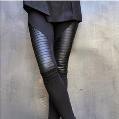 Beautiful Soft Leggings With Genuine Leather , Very Stylish And Comfy. True To Size Xs. Questions? Leave A Comment Below. Extra Long Leggings, Leather Overalls, Look Legging, Woman In Black, Black Leather Pants, Long Leggings, Legging Outfits, Bib Overalls, Womens Leggings