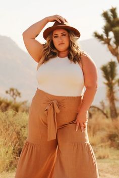 Plus Size Photoshoot Ideas, Mama Outfits, Alt Summer Outfits, Mommy Clothes, Woman Streetwear, Bohemian Outfits, Bohemian Outfit, Healing Symbols, Summer Outfits Curvy