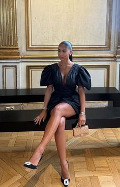 Chic Black Women, Outfit Soirée, Plus Size Outfits For Summer, Outfit Soiree, Dinner Fits, Jazz Singer, Beautiful Black Dresses, Dinner Dress Classy