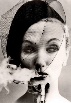 Lisa Fonssagrives 1953 photo Irving Penn Alex Prager, Erwin Olaf, William Klein, Paris Vogue, Edward Steichen, Berenice Abbott, Cindy Sherman, Diane Arbus, Robert Mapplethorpe