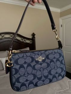 Coach Blue Shoulder Bag, Coach Navy Blue Bag, Coach Blue Bag, Coach Denim Bag, Couch Purses, Blue Coach Bag, Olivia Core, Freetime Activities, Everyday Bag Essentials