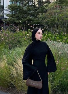 Black Outfit With Hijab, Black Dress Classy Hijab, Black Dress Hijab Outfits, Black Dress Hijabi, Scarf With Dress, Black Hijab Dress, Black Outfit Hijab