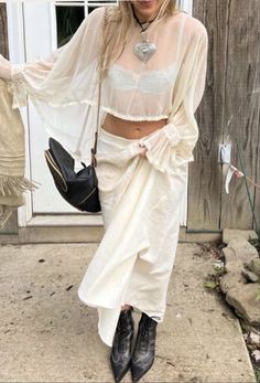 Sheer Maxi Skirt Outfits, Maxi Skirts Outfit, Ribbon Aesthetic, White Skirt Outfits, Silver Outfits, Clean Clothes, Look Festival, Maxi Lace Skirt, Long Skirt Outfits