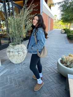 Legging Jean Jacket Outfit, Tasman Slipper Outfit Ideas, Nike Socks With Uggs, Jean Jacket And Uggs Outfit, Legging Ugg Outfit, Tazz Slipper Outfit Leggings, Holiday Cozy Outfit, Ugg Tazz Aesthetic, Cold Lazy Day Outfit Winter