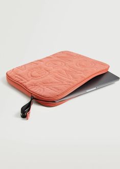 Padded laptop case - Woman | Mango Indonesia Cute Laptop Cases, Best Laptops, Tablet Stand, Laptop Covers, Computer Case, Ipad Cover, Laptop Cases, Macbook Case