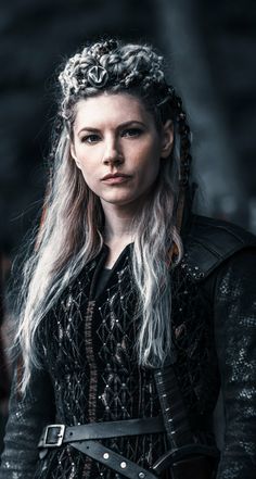 Katheryn Winnick Vikings, Lagertha Lothbrok, Lagertha Vikings, Lagertha Hair, Vikings Lagertha, Viking Queen, Viking Warrior Woman