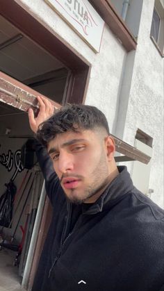 Aesthetic Guy Outfits, Crew Cut Haircut, Low Fade Haircut, Fake Acc, Europe Outfits, Arab Men, Mens Haircuts Fade, Mens Haircuts Short, Slick Hairstyles