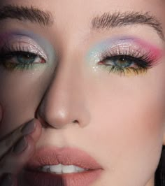 Astetic Make Up Looks, Duochrome Eyeshadow Looks, Pastel Eyeshadow, Pride Makeup, Makeup News, Magical Makeup, Colorful Eye Makeup