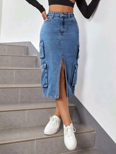 Cargo Skirt Outfit, Jean Skirt Fashion, Denim Skirt Fashion, Denim Skirt Outfits, Modest Dresses Casual, Effortlessly Chic Outfits, Trendy Skirts, Denim Skirt Women, Classy Casual Outfits