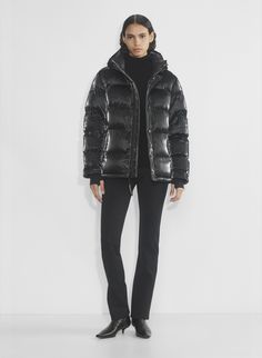 THE SUPER PUFF™ Superpuff Aritzia, The Super Puff, Sweat Vest, Super Puff, Down Puffer Jacket, Cozy Gift, Zip Sweater, Winter Accessories, Sweater Accessories