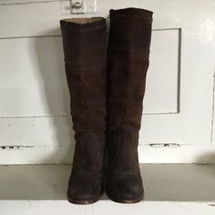 Add An Elevated Vintage Bohemian Style To Any Look. Oiled Suede Gives A Beautiful Texture To The Material. These Gorgeous Rich Dark Brown Boots Have The Classic Look To Pair With Skirts Or Dresses In The Fall. Worn For A Month, Unfortunately My Dreams Of Breaking Them In Were Dashed As They Were A Half Size Too Small. Dark Brown Boots, Vintage Bohemian Style, Frye Shoes, Beautiful Textures, Vintage Bohemian, In The Fall, Brown Suede, Brown Boots, Shoes Heels Boots