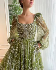 Teuta Matoshi, Illusion Sleeves, Sequin Ball Gown, Formal Prom Dress, Braut Make-up, Vintage Prom, Lace Formal Dress, Prom Dress Styles, Prom Dresses Vintage