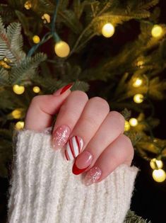 Red french tip santa hat nails, winter nails, xmas nails, christmas nail inspo, red nail theory #nails #christmasnails #rednails #winternails #nailideas #christmasaestheticnails #aestheticnails Pink Bow Christmas Nails, Christmas Nails Ideas, Teen Nails, 2024 Nails, Winter Nails Acrylic