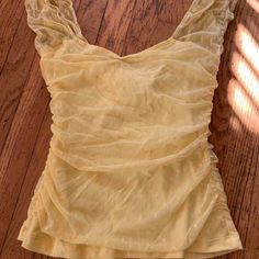 Handmade Summer Dresses, Yellow Top Outfit Aesthetic, Fall Thrift, Ruched Tank Top, Yellow Tank, Yellow Tank Top, Vintage Fall, Color Vintage, Yellow Top