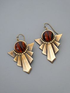 "Vintage Jewelry - Vintage Earrings - Art Deco Earrings - Tortoise Shell Earrings - Brown Earrings - Brass Earrings - Chloe's Vintage Jewelry So gorgeous! Lovely vintage brass Art Deco earrings embellished with extraordinary faux tortoise shell glass stones. Chloe says, \"Wear them and feel fabulous!\" They measure 2 1/4\" long from the top of the ear wire 1 1/4\" wide Thanks for visiting Chloe's" Gold Art Deco Earrings, Brass Jewellery Handmade, Purple Drop Earrings, Art Nouveau Earring, Earrings Art Deco, Brown Earrings, Vintage Jewelry Art, Brass Art, Deco Earrings