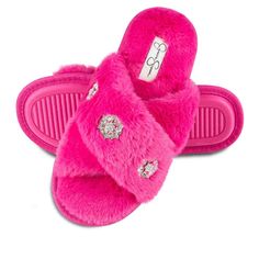 These Jessica Simpson Womens slippers are fuzzier than you can imagine. Think of the fluffiest clouds and pillows these slippers are even softer than that. If you love all things comfy and plush, these are the absolute perfect house shoes for you. Choose from various cute colors, including trendy leopard and tie dye. Your foot will easily slide in with the easy open-toe silhouette. Pick out a pair for yourself and someone you love. Available in size Small (US 6-7), Medium (US 7-8), Large (US 8-9 Comfortable Pink Fluffy Slippers, Comfortable Fluffy Pink Slippers, Soft Open Toe Pink Slippers, Pink Soft Open Toe Slippers, Soft Pink Open Toe Slippers, House Slide, Imvu Outfits, Imvu Outfits Ideas Cute, Cute Slippers