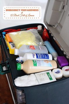 Designed by a nurse, this First Aid Kit will have you prepared for just about any emergency you could encounter. Tons of great ideas on what to include for your own! Via A Bowl Full of Lemons Bug Out Bag Food, Survival Cooking, A Bowl Full Of Lemons, Bowl Full Of Lemons, Doomsday Prepper, Doomsday Prepping, Fallout Shelter, Info Board