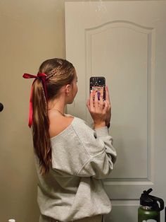 hair inspo Game Day Hair With Ribbons, Hairstyles With Cheer Bows, Hair Inspo With Ribbon, Cheer Low Pony Hairstyles, Work Out Hairstyles, Hair Styles With Bow, Cheer Hairstyles