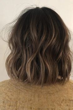 30 Layered Haircuts for Medium Length Hair: Top Trends to Try This Season - Bangz Hair Design Bluntcut Bob 2023, Mid Length Bob Thick Hair, Bluntcut Bob Brown, Textured Lob Straight Hair, Bluntcut Bob Brunette, Shoulder Length Choppy Haircuts, Above Shoulder Bob, Shoulder Length Balayage, Medium Ombre Hair