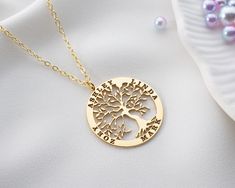 ★ Family Tree Name Necklace ★  ♥ Celebrate family with this beautiful, personalized Family Tree Name Pendant Necklace, a timeless piece designed to keep your loved ones close to your heart. Available in your choice of stunning gold, silver, or rose gold, this elegant necklace can be customized with up to 4 names, making it a thoughtful and meaningful gift for mothers, grandmothers, or anyone who treasures family. ♥ The necklace comes in adjustable lengths ranging from 14 to 20 inches, so you can Personalised Family Tree, Family Tree Necklace, Idea Gift, Tree Necklace, Elegant Necklace, Tree Of Life Pendant, Custom Name Necklace, Family Celebrations, Elegant Necklaces