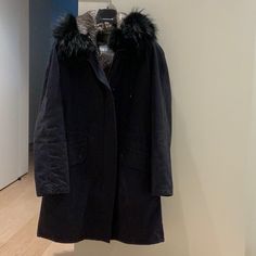 Army By Yves Salomon Navy Parka Coyote And Rabbit Fr 36 Rabbit Fur Lining That Can Be Removed Coyote Fur On The Hood Size 36 French Fits A S Or M Measurements Are: Length 35.4" (90cm) Underarm To Underarm Laid Flat 22" (36cm) Sleeve Length From Underarm 17.7" (45cm) Parka Yves Salomon, French Fits, Navy Parka, Army Jackets, Coyote Fur, Yves Salomon, Army Jacket, Rabbit Fur, Parka