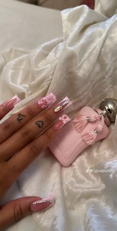 Cutesy Nails, Nails Sets, Duck Nails, Hard Nails, Girly Acrylic, Ombre Acrylic Nails, Girly Acrylic Nails, Glow Nails, Classy Acrylic Nails