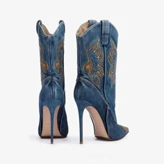 Heeled Cowgirl Boots, Ideas Of Outfits, Cowgirl Couture, Short Booties, Embroidered Boots, High Heeled Boots, Country Clothing, Leather Western Boots, Pointed Toe Boots