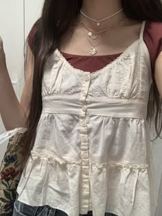 Layered Coquette Outfit, Vintage Layered Outfits, Layered Shirt Outfit, Layered Outfits Summer, Tank Top Layered Over Shirt, Summer Layers Outfit, Necklace Outfit Ideas, Layered Necklaces Outfit, Layered Outfits Aesthetic